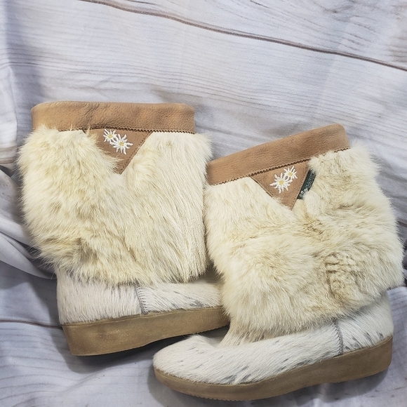 Vintage Garden Sport Italy Fur Leather Boots Size 37 White Tan Daisy Embroidered - Picture 11 of 11